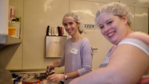 the odettes washing dishes